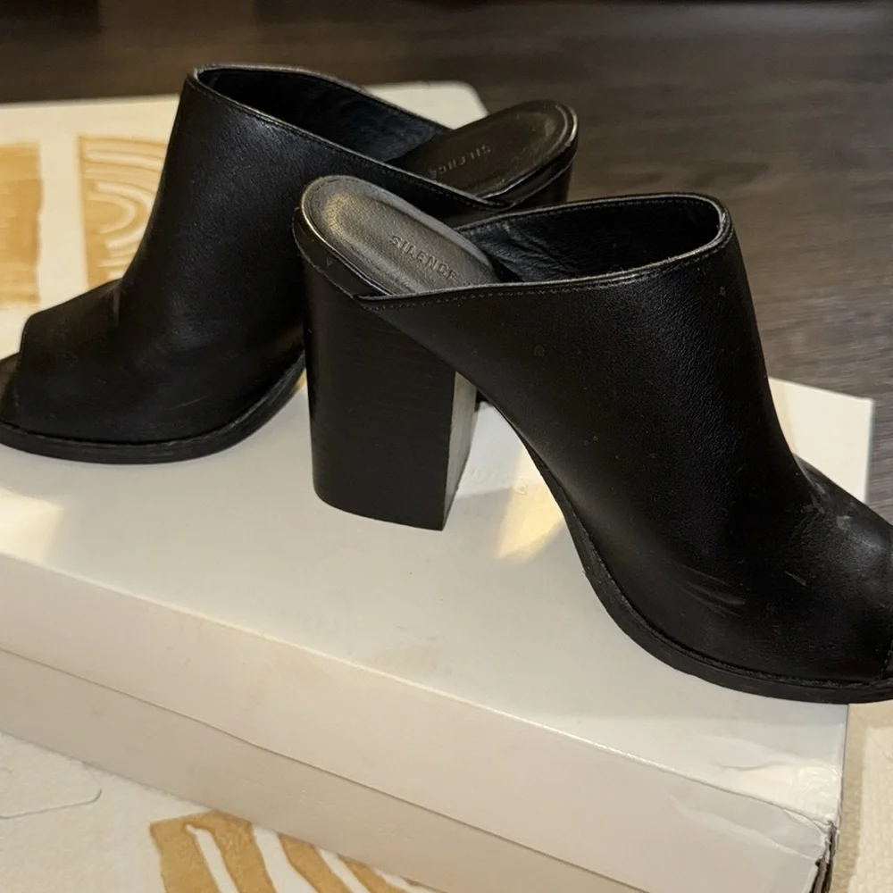 Urban Outfitters Block heel Mules - Picture 3 of 5